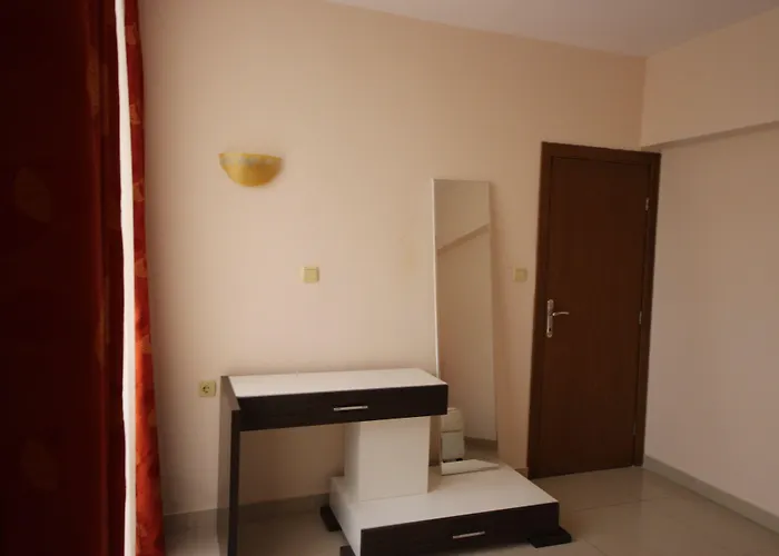 Eden - Menada * ساني بيتش