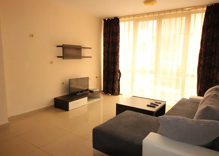 Eden - Menada Σάνι Μπιτς