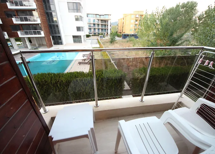 Eden - Menada ساني بيتش