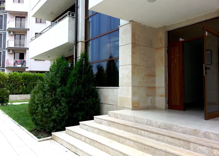 Eden - Menada * ساني بيتش