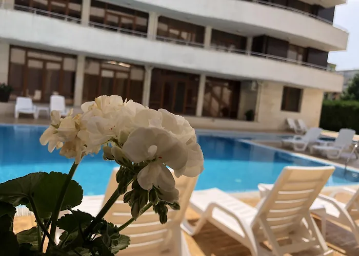 Eden - Menada * ساني بيتش