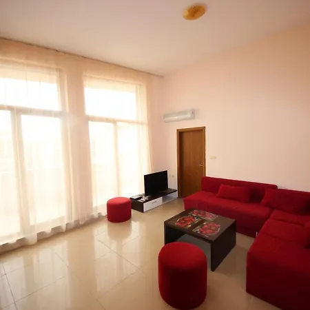 Eden - Menada サニービーチ