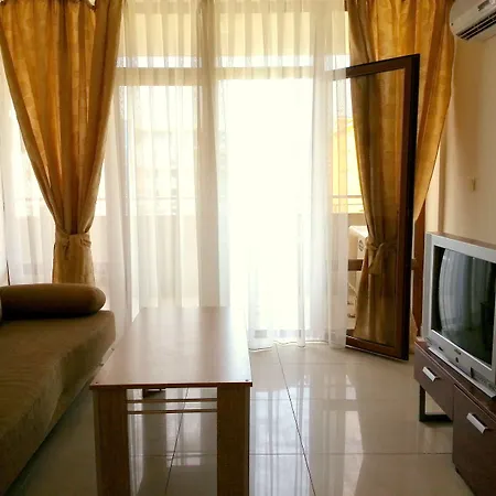 Eden - Menada サニービーチ